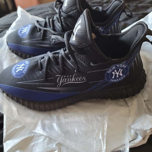 MEN'S NY. YANKEES BLACK SNEAKERS SIZE 13 BRAND SPANKIN NEW!!!!!!!!!!!!!!!!!!!!! - Picture 15 of 16